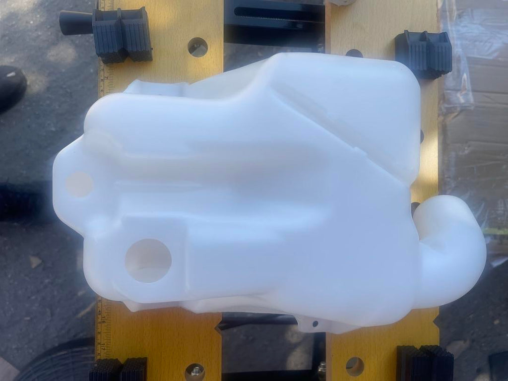 22711037 | GM 07-09 Saturn Aura /08-12 Chevy Malibu/ 05-10 Pontiac G6 Container , Windshield Washer Solvent