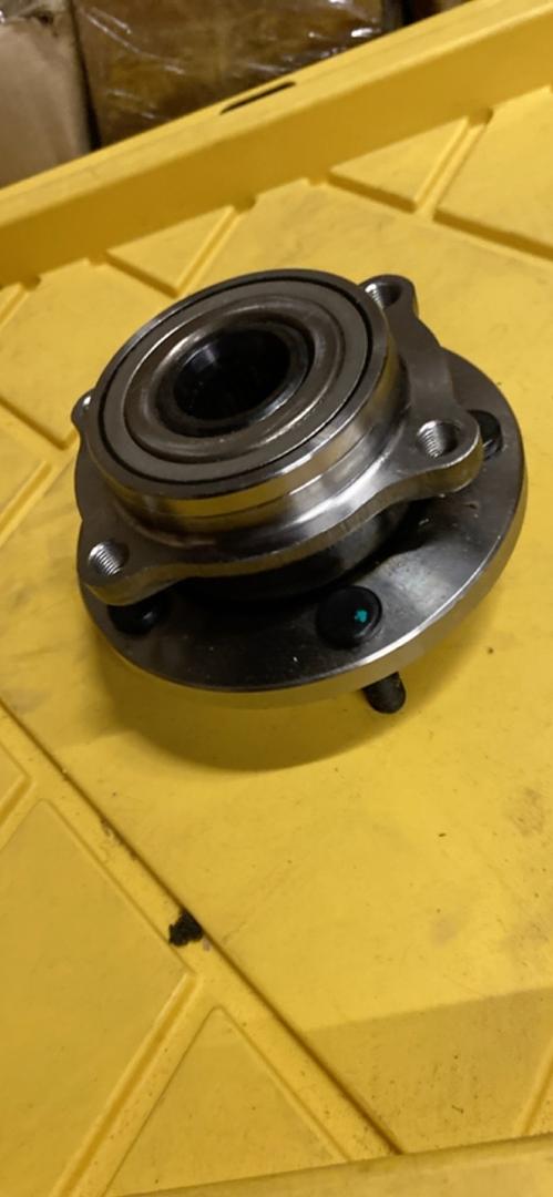 FRONT WHEEL BEARING HUB ASSEMBLY COMPATIBLE WITH 2006-2012 ECLIPSE / 2004-2011 ENDEAVOR / 2004-2012 GALANT