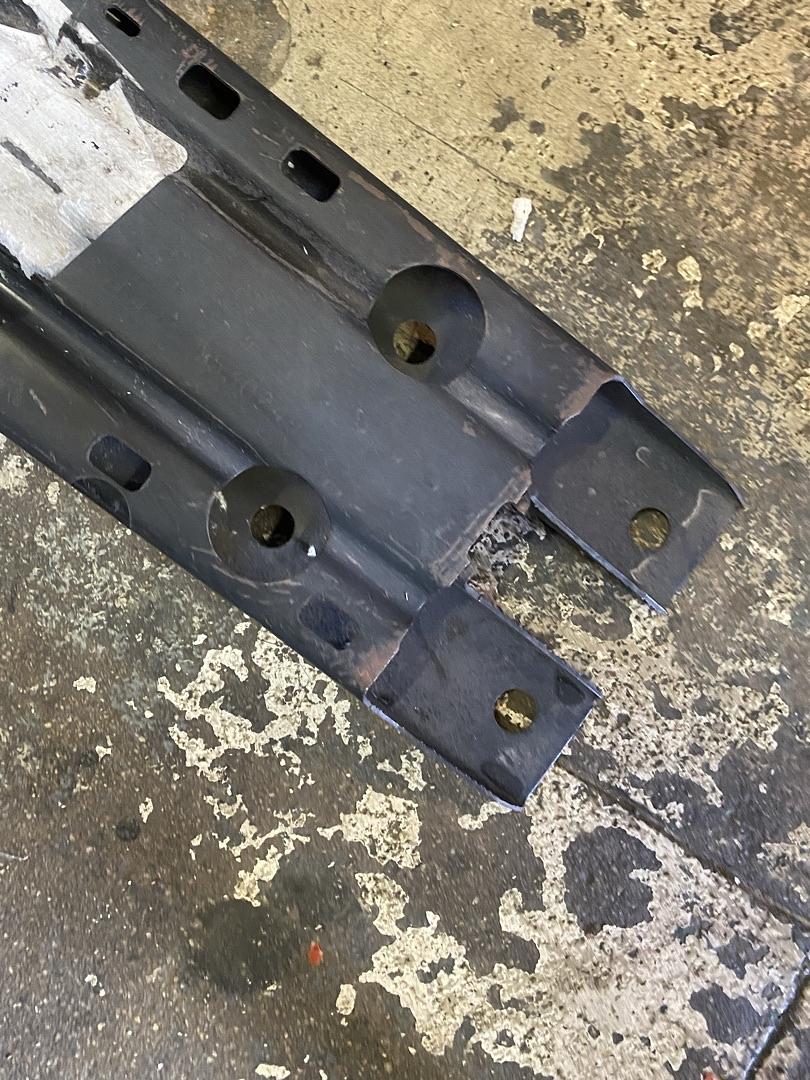 84445138 | GM# 2021 Buick Enclave/Traverse Front Bumper Impact Bar Orginal