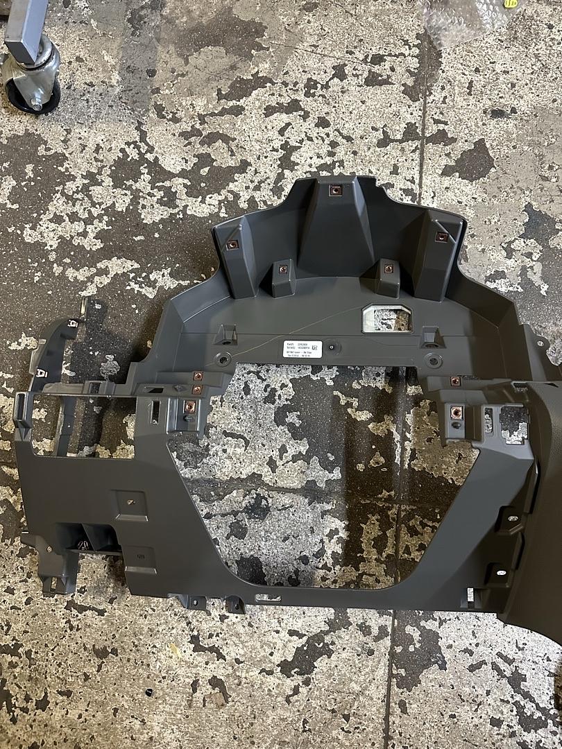 GM 13-17 Chevy Traverse Panel Assembly, Instrument Panel Lower Trim *Titanium