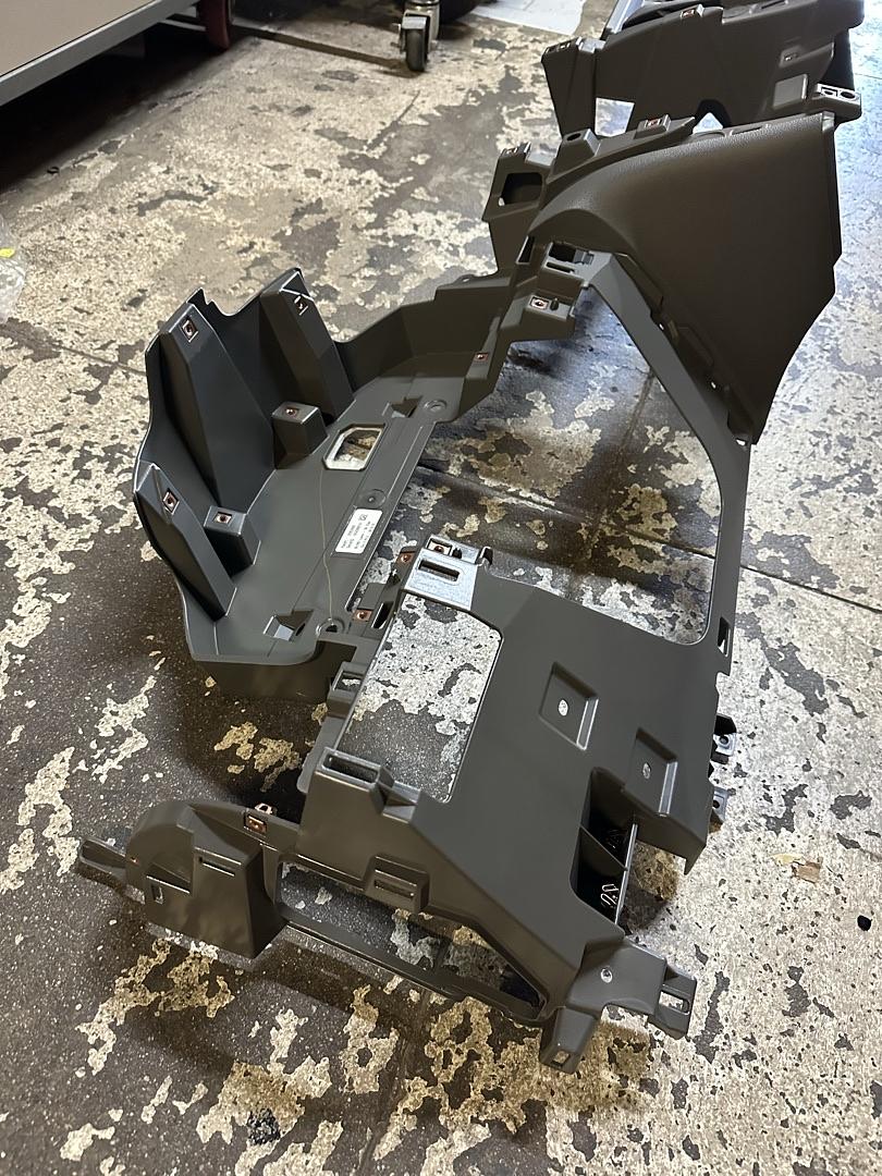 GM 13-17 Chevy Traverse Panel Assembly, Instrument Panel Lower Trim *Titanium