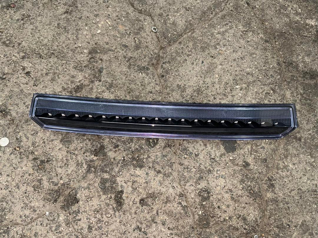 15-20 CHEVY TAHOE 15-20 SUBURBAN 3500HD THIRD BRAKE LIGHT