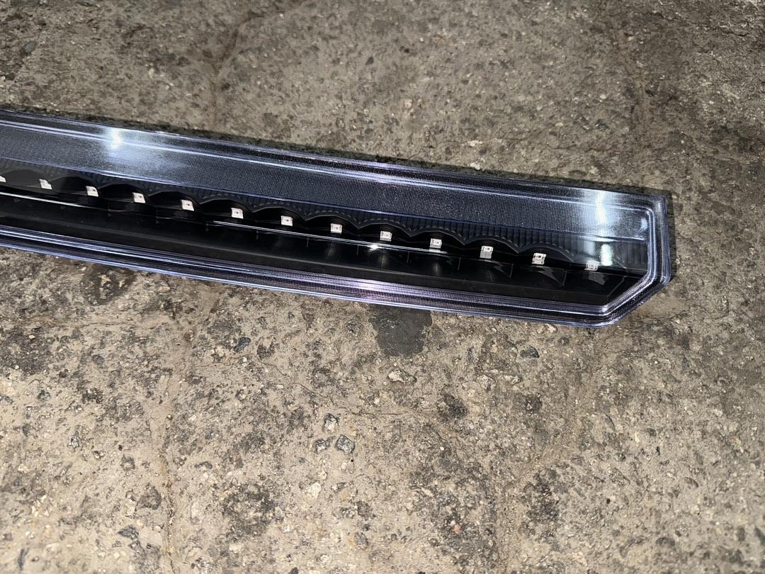 15-20 CHEVY TAHOE 15-20 SUBURBAN 3500HD THIRD BRAKE LIGHT