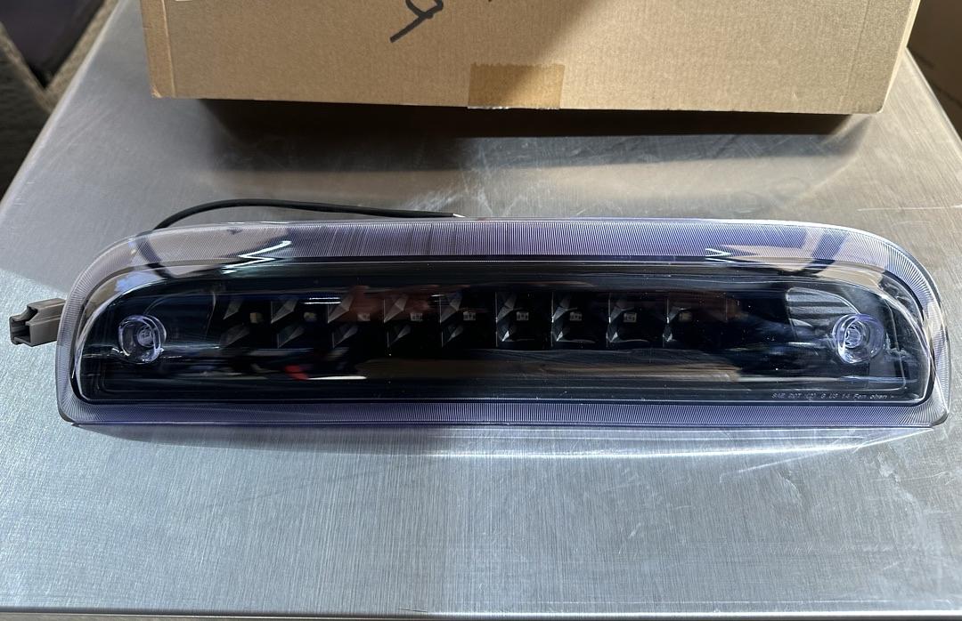 14-20 GMC SIERRA / CHEVY SILVERADO 1500 LED BLACK 3RD BREAKLIGHT