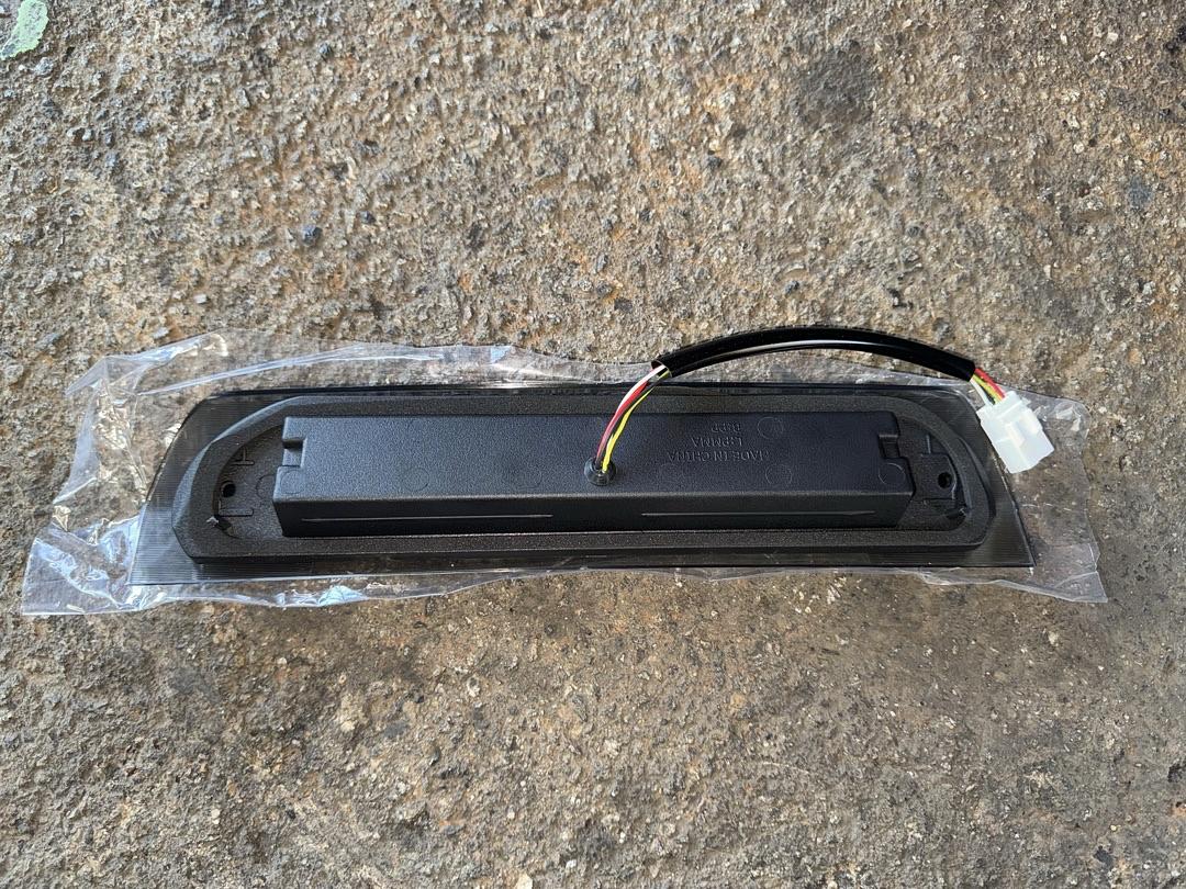 02-08 DODGE RAM 1500 03-09 RAM 2500 3500 THIRD BRAKE LIGHT