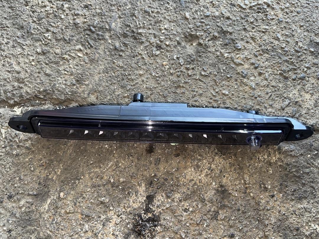 04-15 NISSAN ARMADA / INFINITI QX56 LED 3RD THIRD BRAKE LIGHT