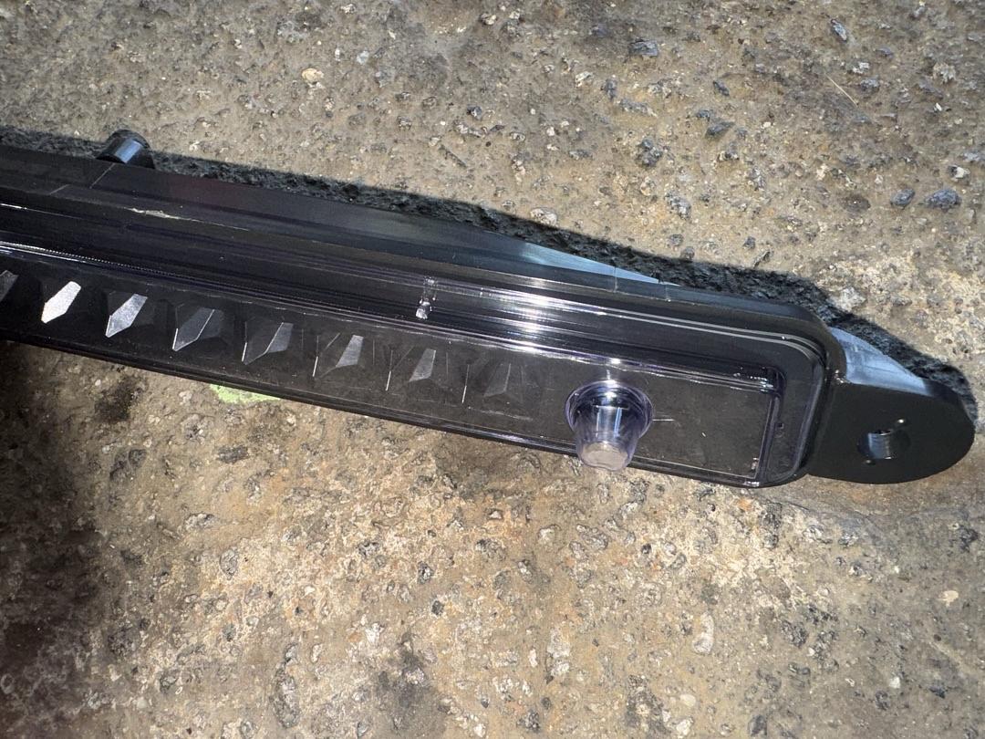 04-15 NISSAN ARMADA / INFINITI QX56 LED 3RD THIRD BRAKE LIGHT