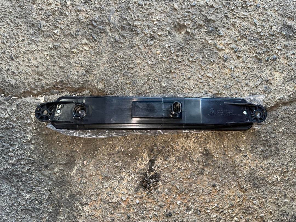 04-15 NISSAN ARMADA / INFINITI QX56 LED 3RD THIRD BRAKE LIGHT
