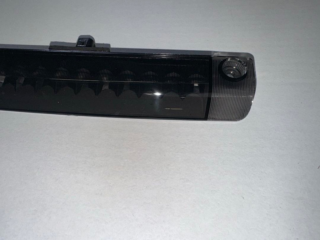 10-16 4RUNNER / 14-16 HIGHLANDER / 10-15 PRIUS / 12-16 PRIUS C / 12-16 PRIUS V / 11-16 SIENNA THIRD BRAKE LIGHT