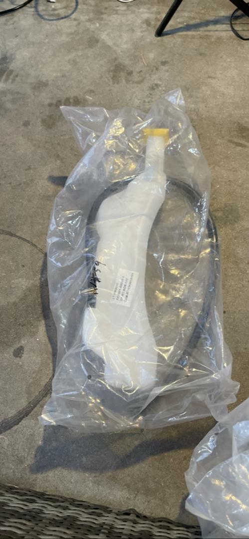 X WW#59 OEM-RT-VW3014101 2009-2012 VOLKSWAGEN ROUTAN OE STYLE COOLANT RESERVOIR TANK
