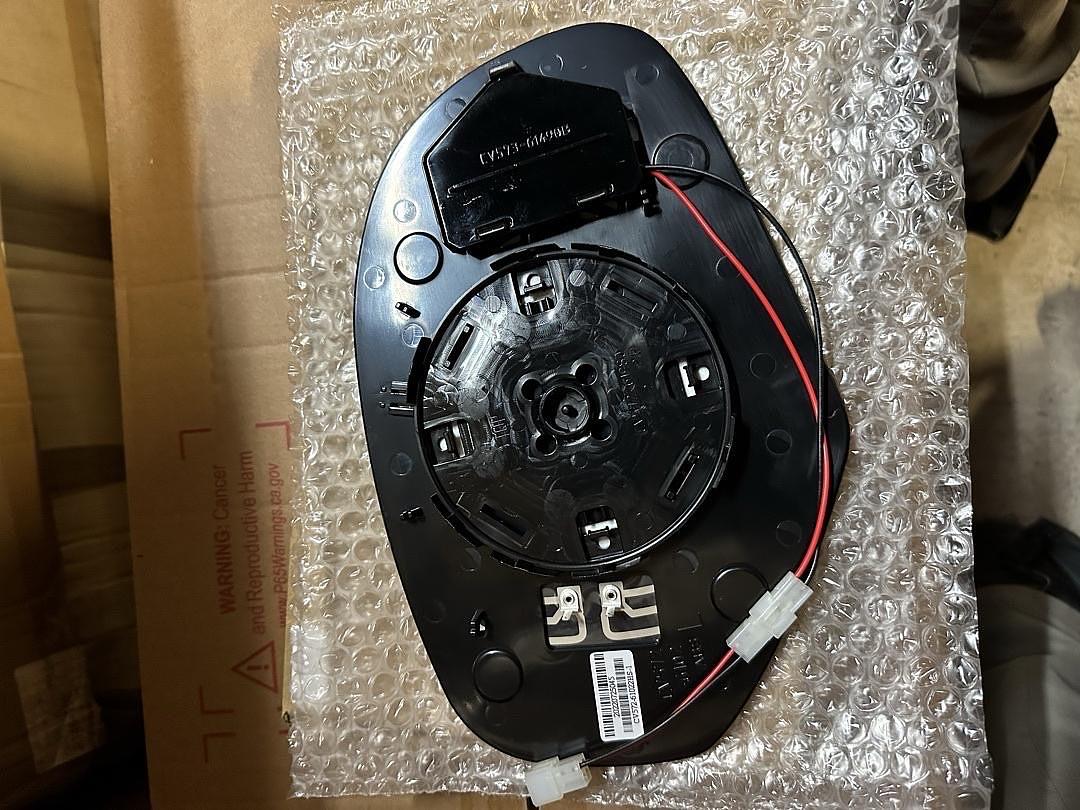 07-14 ESCALADE / 07-13 AVALANCHE / 07-13 SILVERADO / 07-14 SUBURBAN FACTORY OE STYLE LEFT/DRIVER SIDE DOOR REAR VIEW MIRROR GLASS W/HEATER+LED TURN SIGNAL FACTORY OE STYLE LEFT/DRI