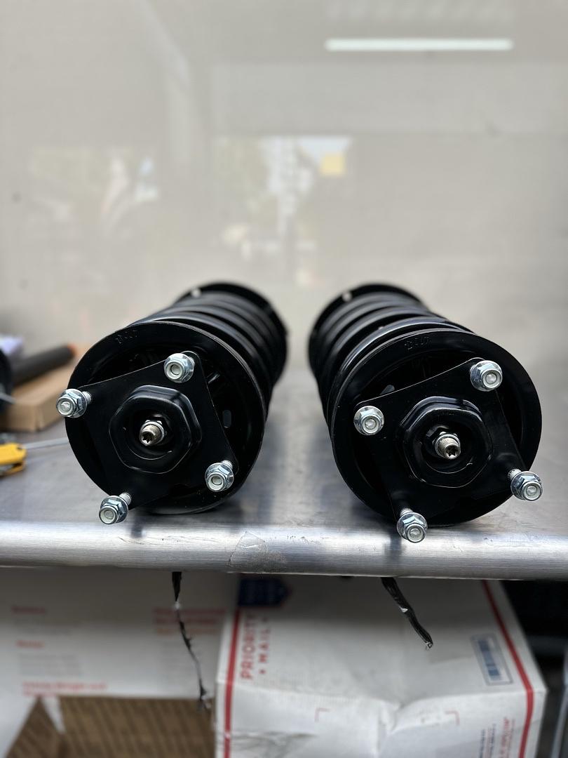 FORD ESCAPE 01-12 / MAZDA TRIBUTE 01-11 / MERCURY MARINER 05-11 , SR4100 , SR4101 FRONT LEFT AND RIGHT STRUT COIL SPRING