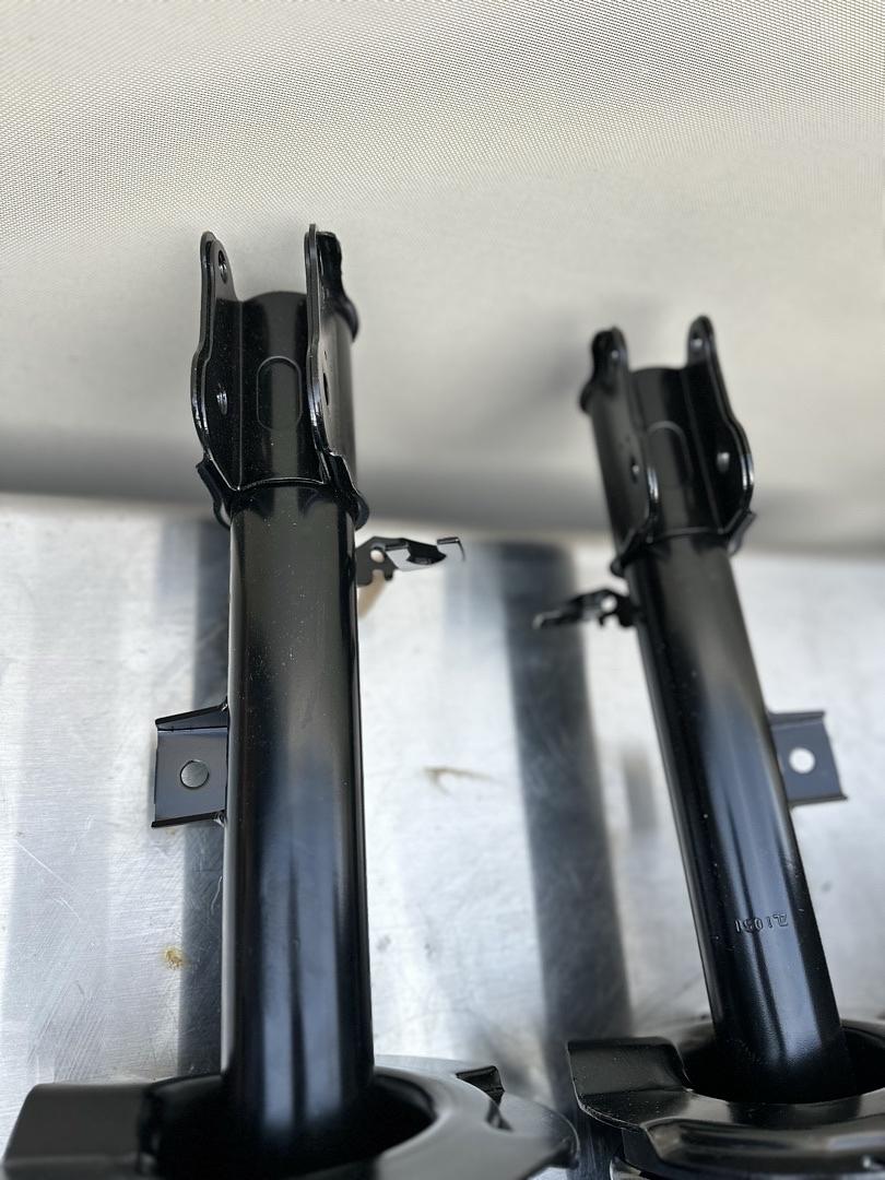 FORD ESCAPE 01-12 / MAZDA TRIBUTE 01-11 / MERCURY MARINER 05-11 , SR4100 , SR4101 FRONT LEFT AND RIGHT STRUT COIL SPRING
