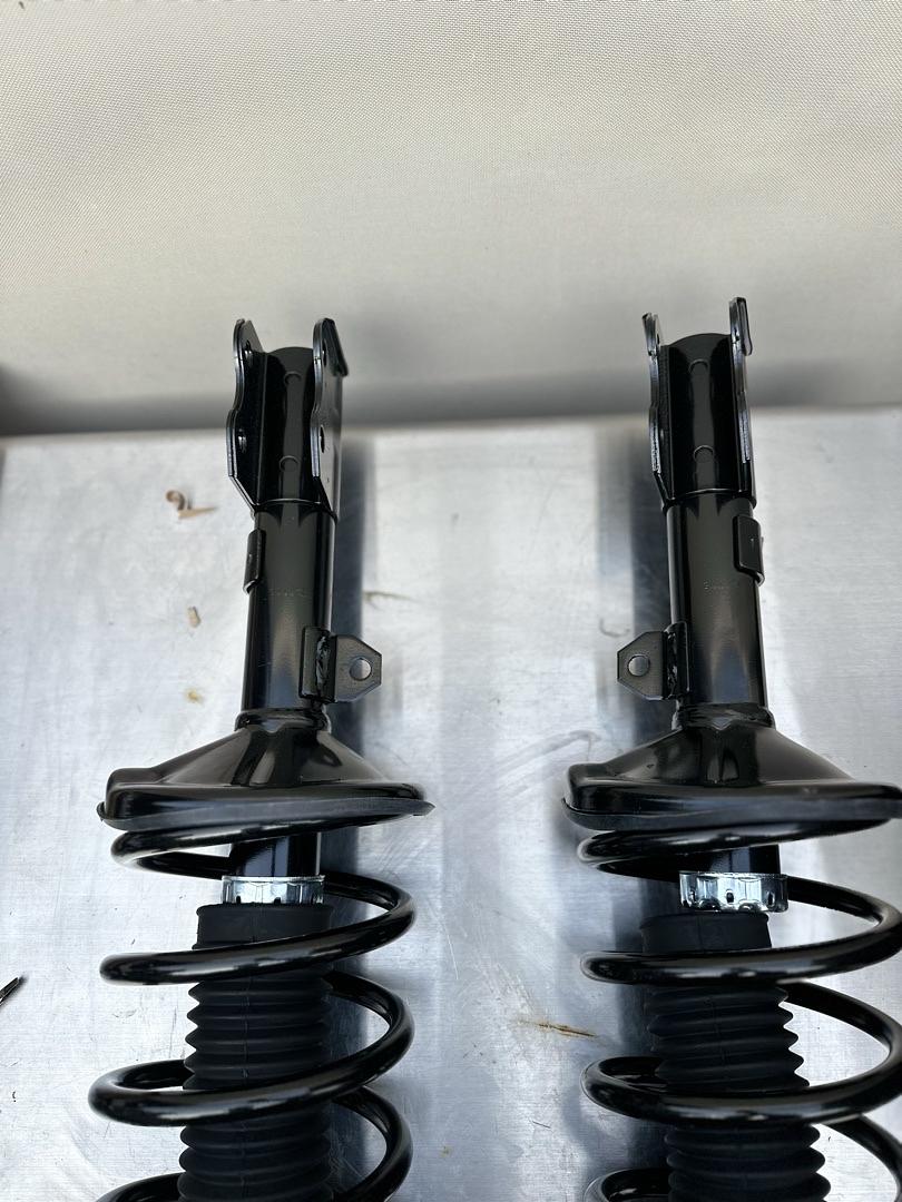 CHEVY MALIBU 08-12 / G6 06-10 / AURA 08-09 SR4099 , SR4098 FRONT LEFT AND RIGHT COIL SPRINGS
