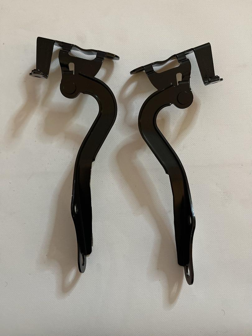2007-2012 YARIS SEDAN LEFT AND RIGHT PAIR OF HOOD HINGES HINGE BLACK 2PCS
