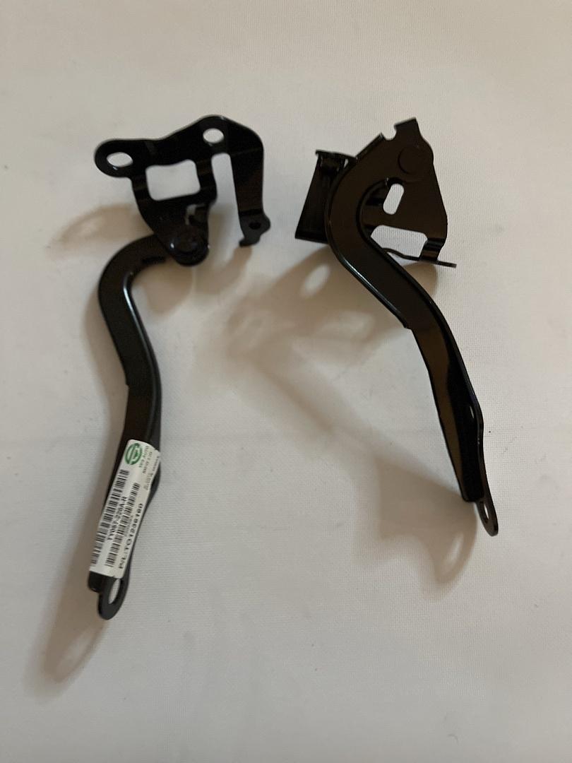 2007-2012 YARIS SEDAN LEFT AND RIGHT PAIR OF HOOD HINGES HINGE BLACK 2PCS