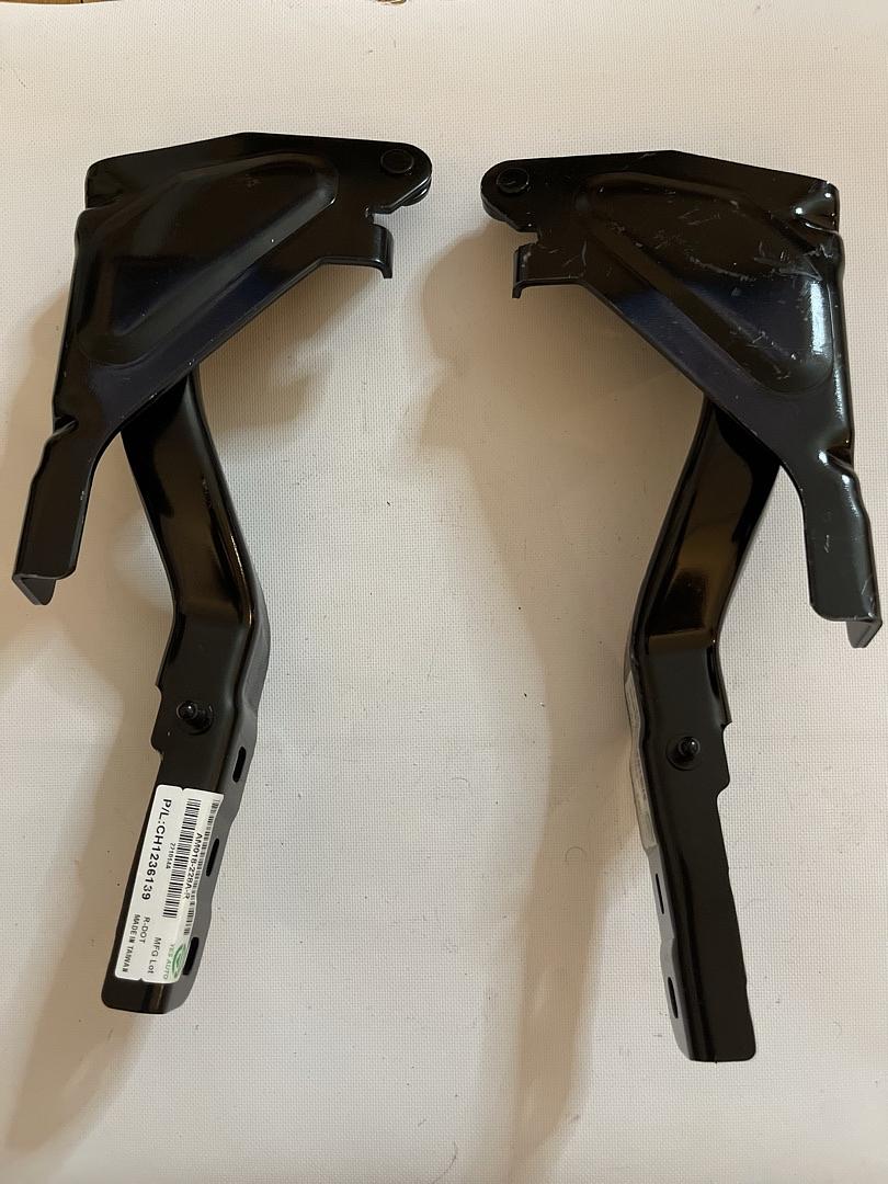 2014-2018 CHEROKEE LEFT AND RIGHT PAIR OF BLACK HOOD HINGES HINGE