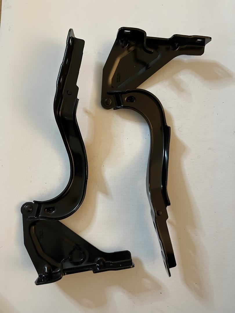 2014-2018 CHEROKEE LEFT AND RIGHT PAIR OF BLACK HOOD HINGES HINGE