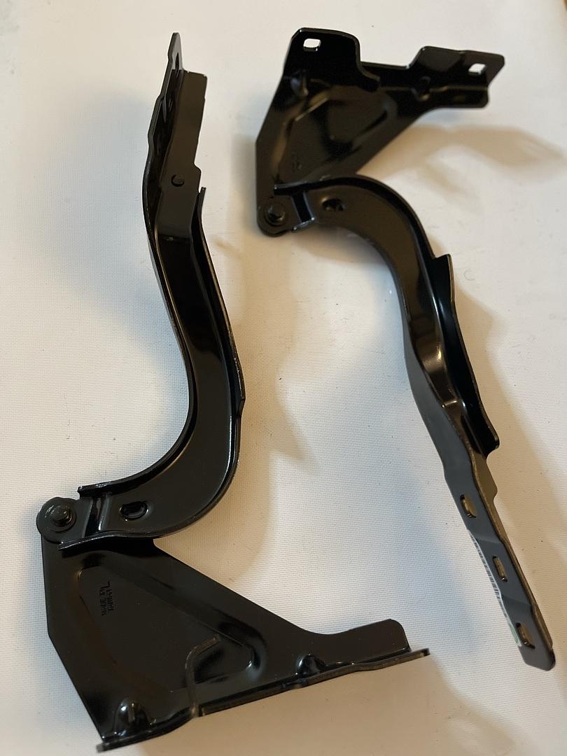 2014-2018 CHEROKEE LEFT AND RIGHT PAIR OF BLACK HOOD HINGES HINGE