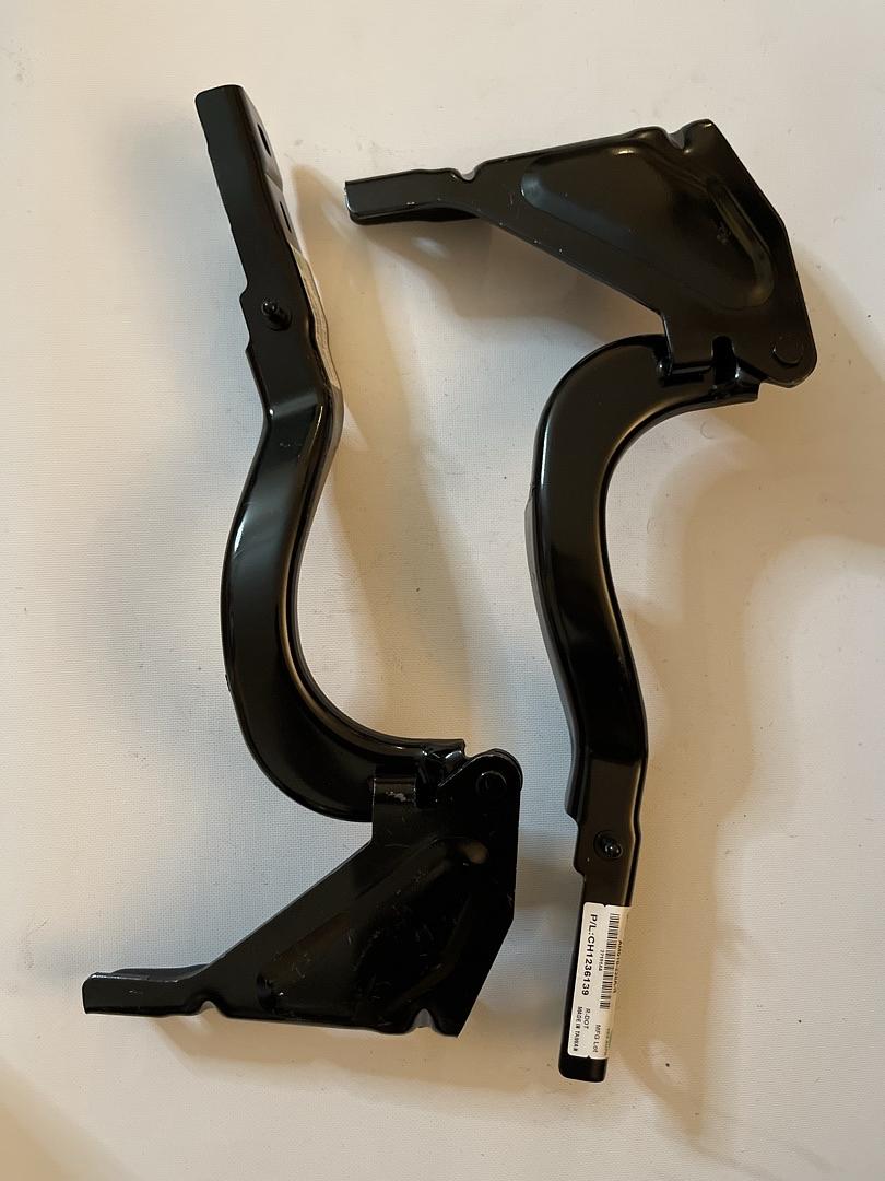 2014-2018 CHEROKEE LEFT AND RIGHT PAIR OF BLACK HOOD HINGES HINGE