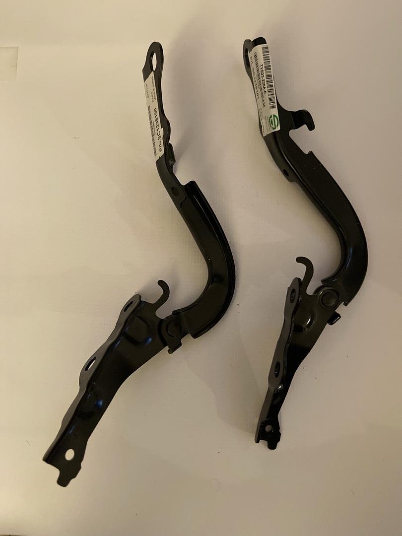 05-10 SCION TC PAIR OF BLACK HOOD HINGES 2PCS