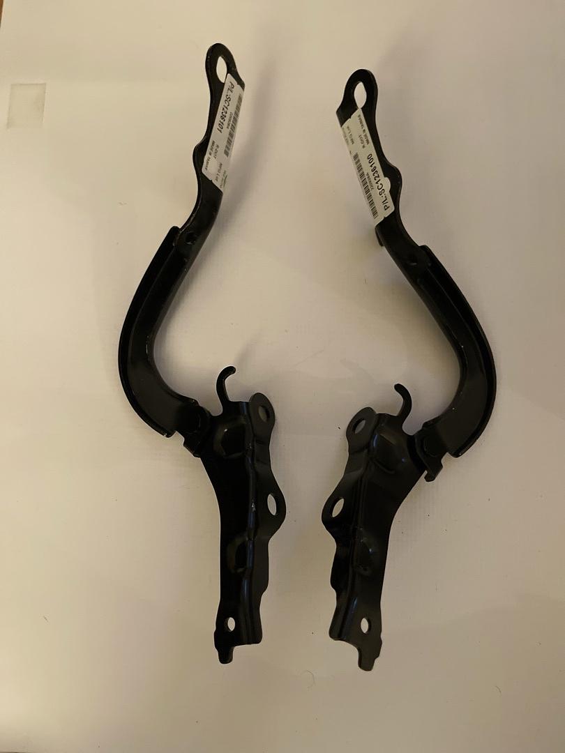 05-10 SCION TC PAIR OF BLACK HOOD HINGES 2PCS
