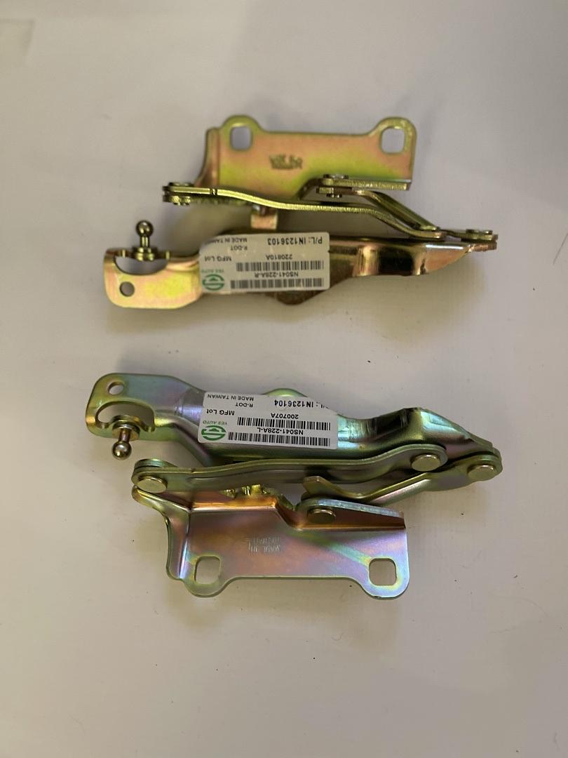 04-15 NISSAN TITAN ARMADA PAIR OF 2 PCS HOOD HINGES
