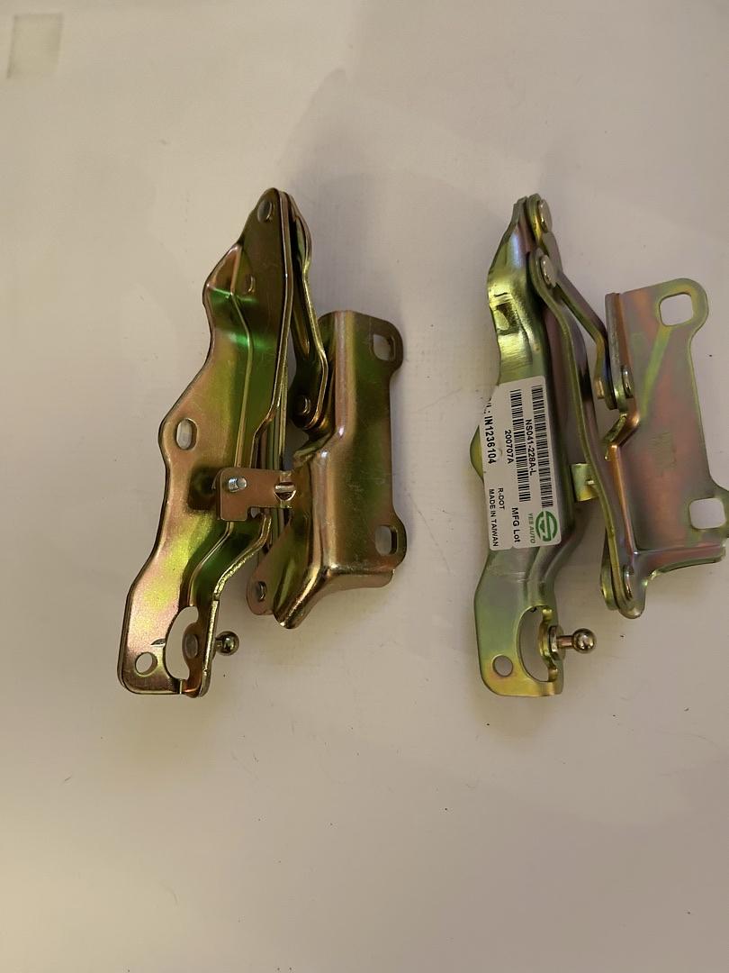 04-15 NISSAN TITAN ARMADA PAIR OF 2 PCS HOOD HINGES