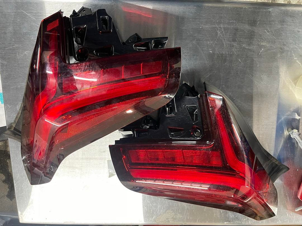 87864504 | + oB Pair of Taillights