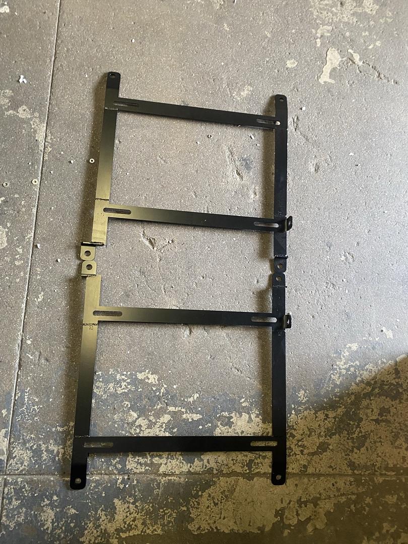 PAIR OF LOW MOUNT TENSILE STEEL SEAT BRACKETS (BLACK)