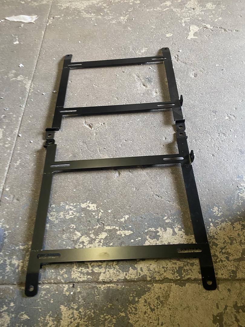 PAIR OF LOW MOUNT TENSILE STEEL SEAT BRACKETS (BLACK)