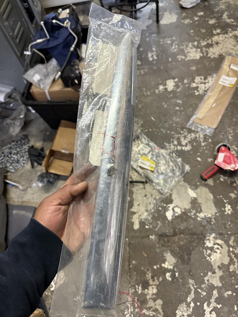 15744376 | Genuine GM 1999-2002 GMC SLT Chrome Pickup Box Side Lower Front Molding