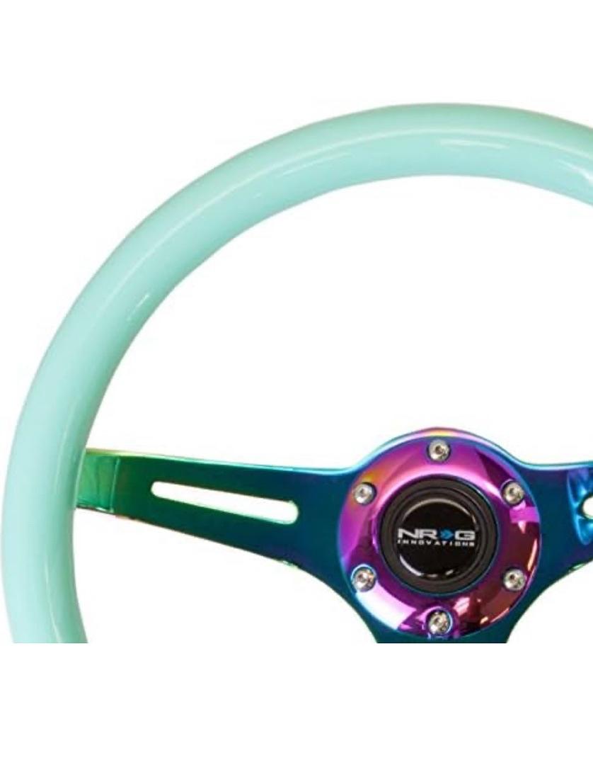 CLASSIC WOOD GRAIN STEERING WHEEL - 350MM, 6X70MM, 3 NEOCHROME SPOKES - MINTY FRESH COLOR