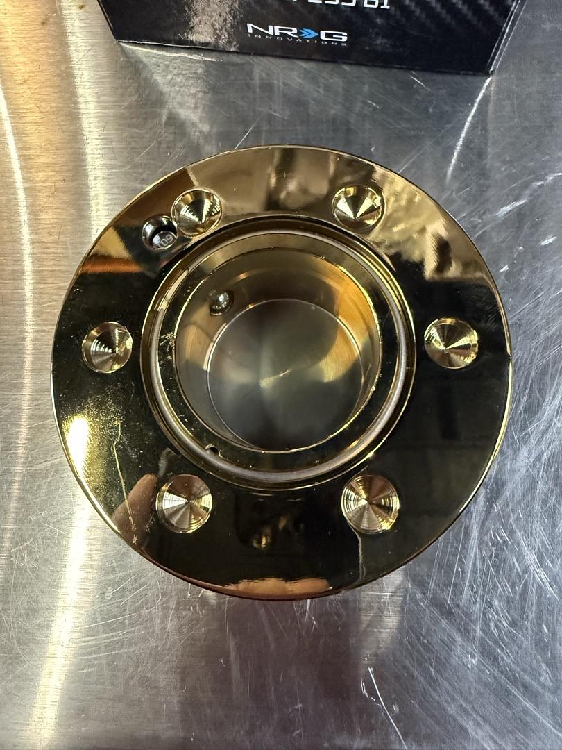 NRG STEERING WHEEL QUICK RELEASE QUICK LOCK CHROME GOLD