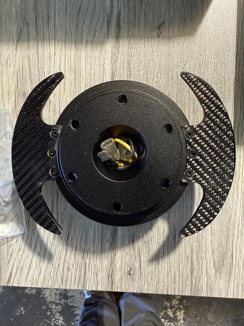 NRG INNOVATIONS GEN 3.0 RACE STEERING WHEEL QUICK RELEASE HUB ADAPTER, 6-HOLE DESGIN & 6X70 AND 6X74MM BOLT PATTERNS, BLACK BODY/BLACK RING WITH CARBON FIBER HANDLES
