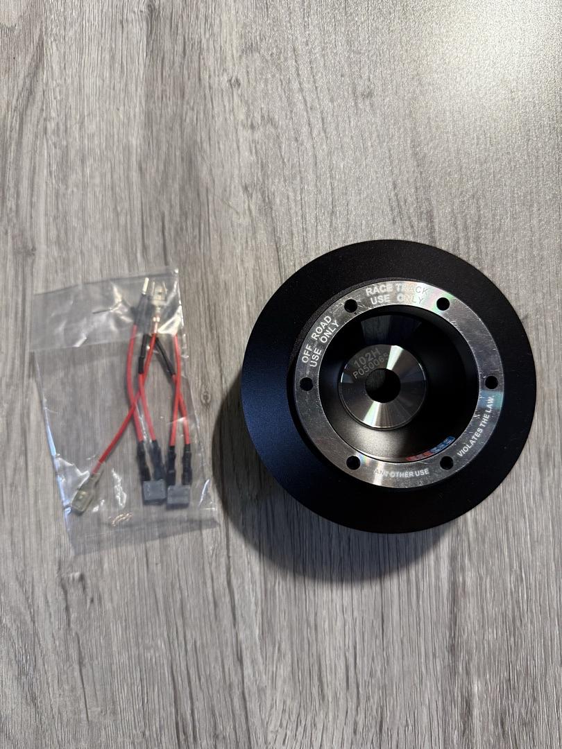 NRG RACING STYLE, STEERING WHEEL QUICK RELEASE SHORT HUB ADAPTER, 6 X 70MM BOLT PATTERN, BLACK BODY HUB ADAPTERS