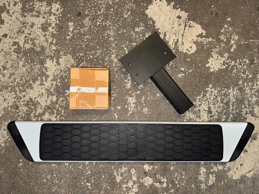 UNIVERSAL 6INCH GREY TOW HITCH STEP