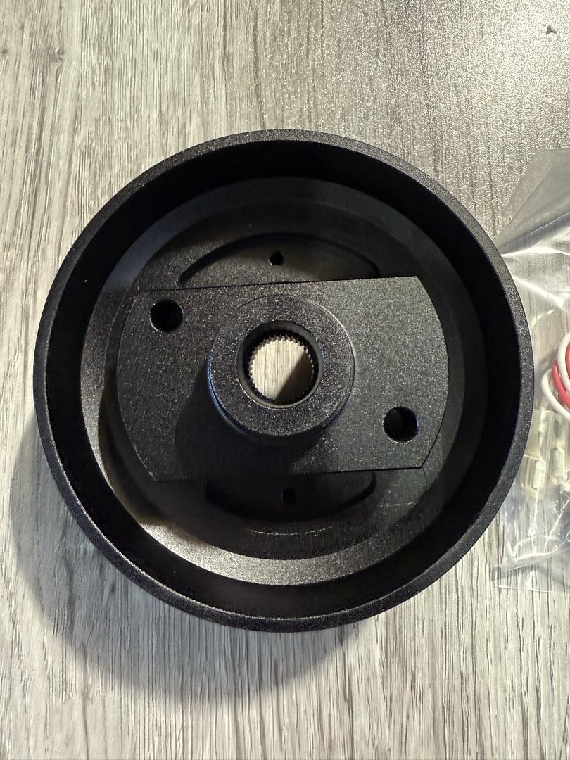 RACING STYLE, STEERING WHEEL QUICK RELEASE SHORT HUB ADAPTER, 6 X 70MM BOLT PATTERN, BLACK BODY