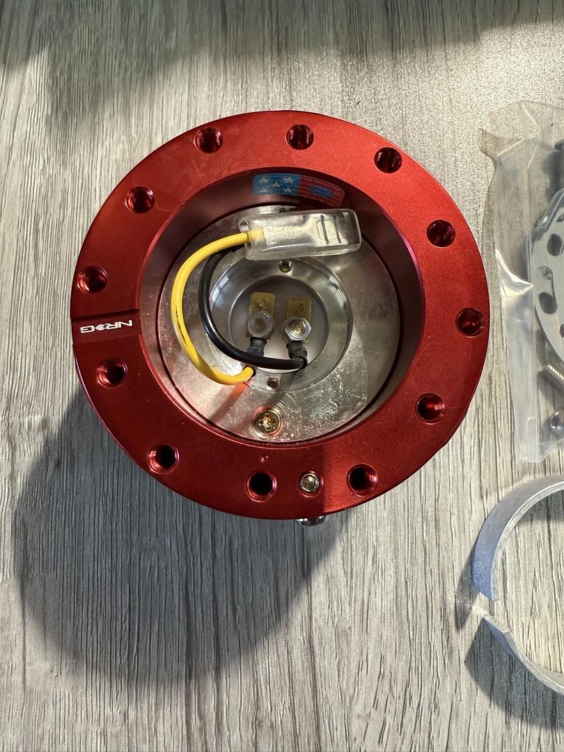 UNIVERSAL QUICK RELEASE KIT 2.0 GEN RED / TITANIUM CHROME RING