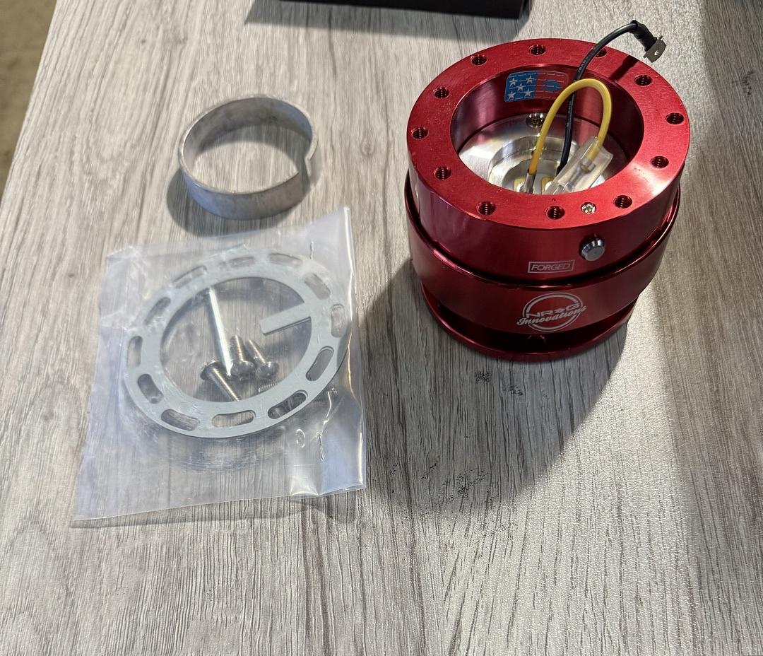 NRG STEERING WHEEL QUICK RELEASE KIT GEN 2.0 RED UNIVERSAL