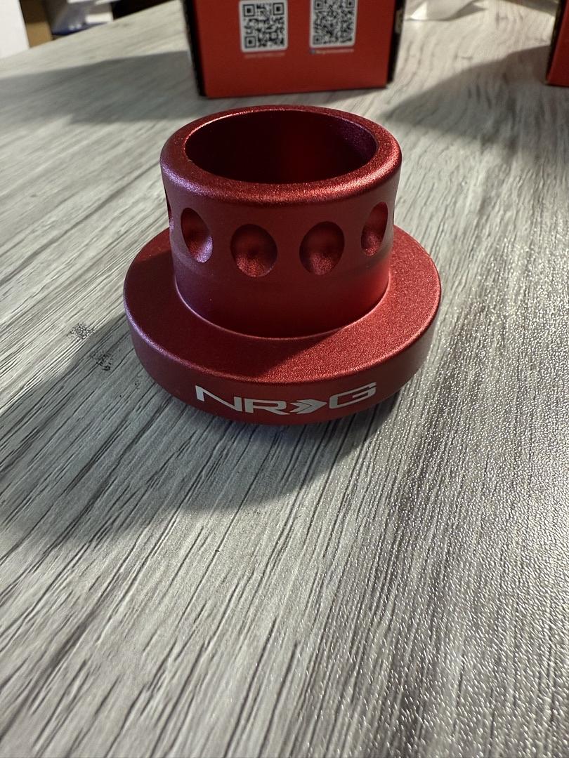 VERSION 2 RACE STEERING WHEEL QUICK RELEASE SHORT HUB ADAPTER, UP TO 1" SHORTER OVERALL, RED BODY