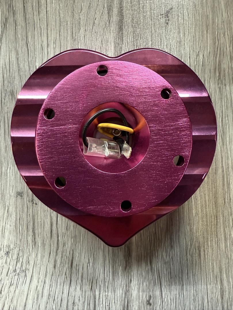 NRG HEART SHAPE QUICK RELEASE 2.5" DEPTH PINK BODY / PINK HEART RING