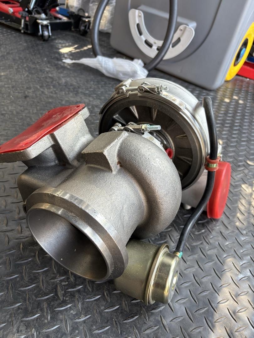 2001-2012 CATERPILLAR C12 / FREIGHTLINER GT4294 TURBOCHARGER FOR DETROIT DIESEL TRUCK SERIES 60 MODELS