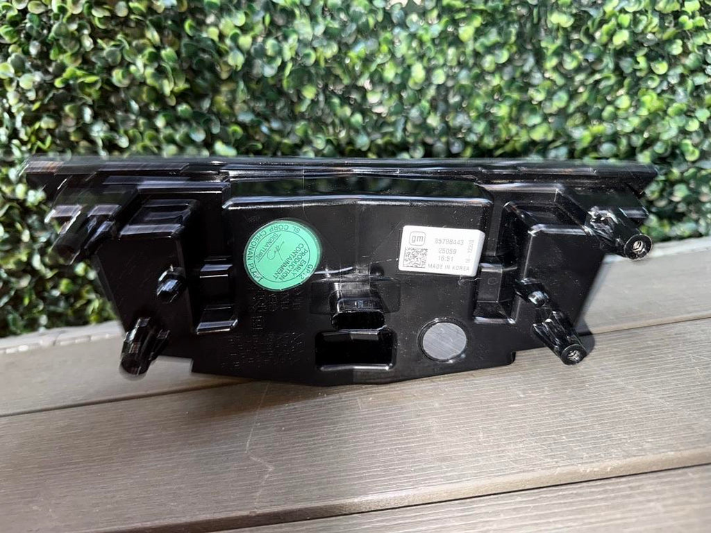 Open Box - 2025 Cadillac Escalade ESV LED Illuminated Front Emblem Genuine GM