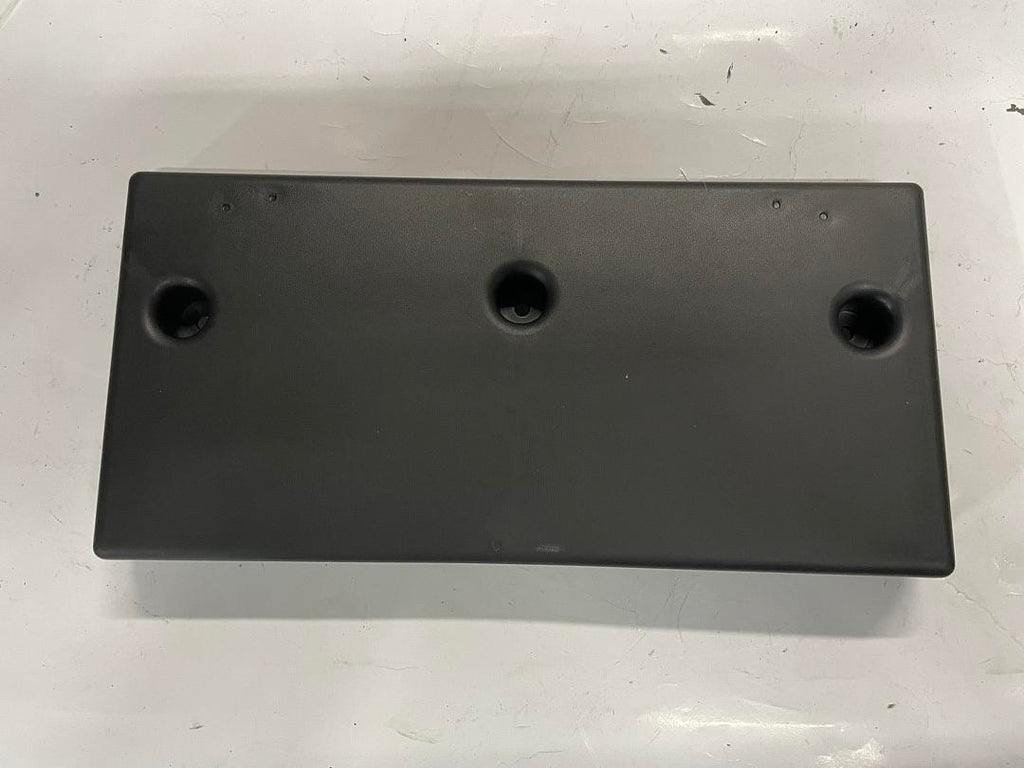 16-18 HYUNDAI ELANTRA FRONT LICENSED PLATE MOUNTING BRACKET SEDAN W/O AUTO CRUISE CONTROL