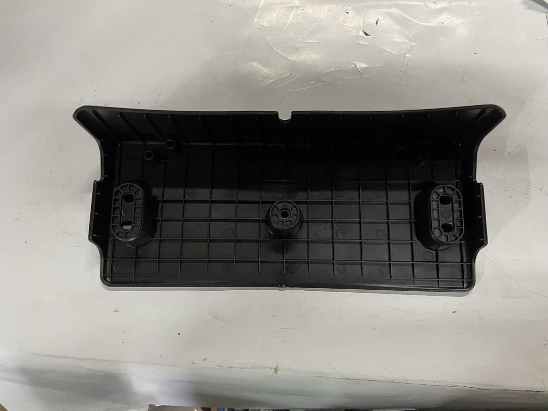 16-17 ELANTRA GT BASE / LIMITED / SE LICENSE PLATE MOUNTING BRACKET