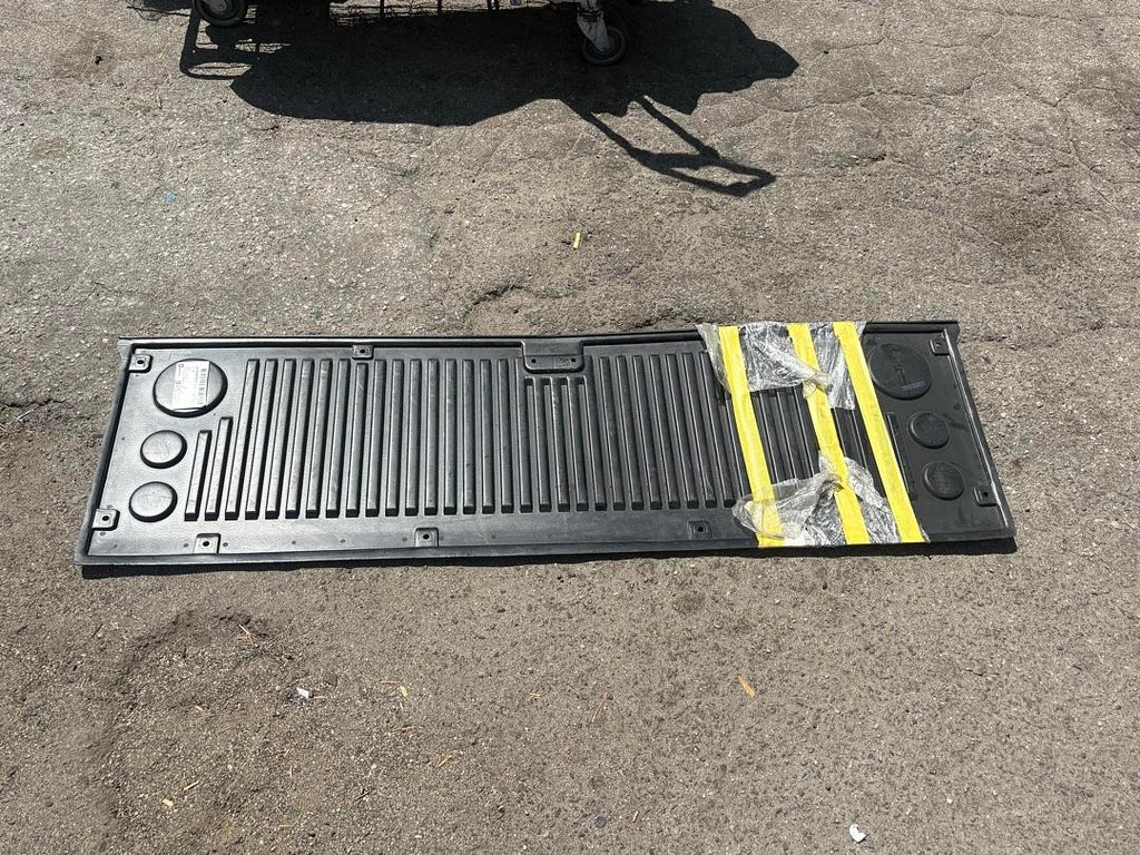 12497533 | GM# 99-06 Chevy Silverado / GMC Sierra Tailgate Bed Liner (Black)