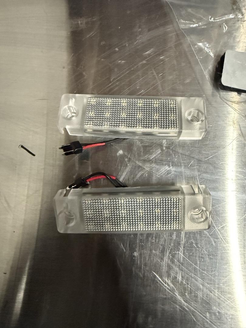 96-22 TOYOTA 4RUNNER 97-02 SIENNA WHITE LED LICENSE PLATE LIGHTS