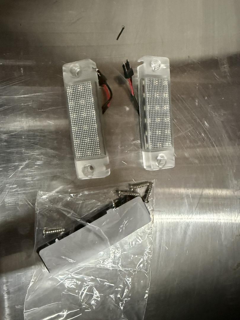 96-22 TOYOTA 4RUNNER 97-02 SIENNA WHITE LED LICENSE PLATE LIGHTS