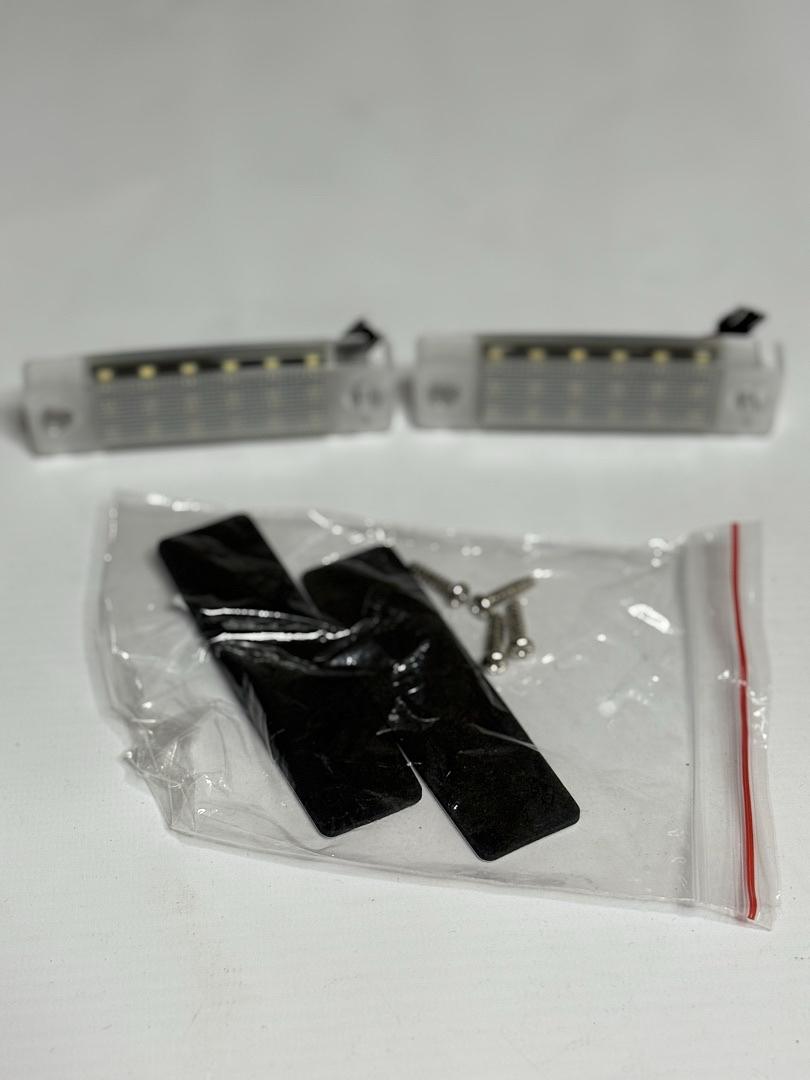 96-22 TOYOTA 4RUNNER 97-02 SIENNA WHITE LED LICENSE PLATE LIGHTS